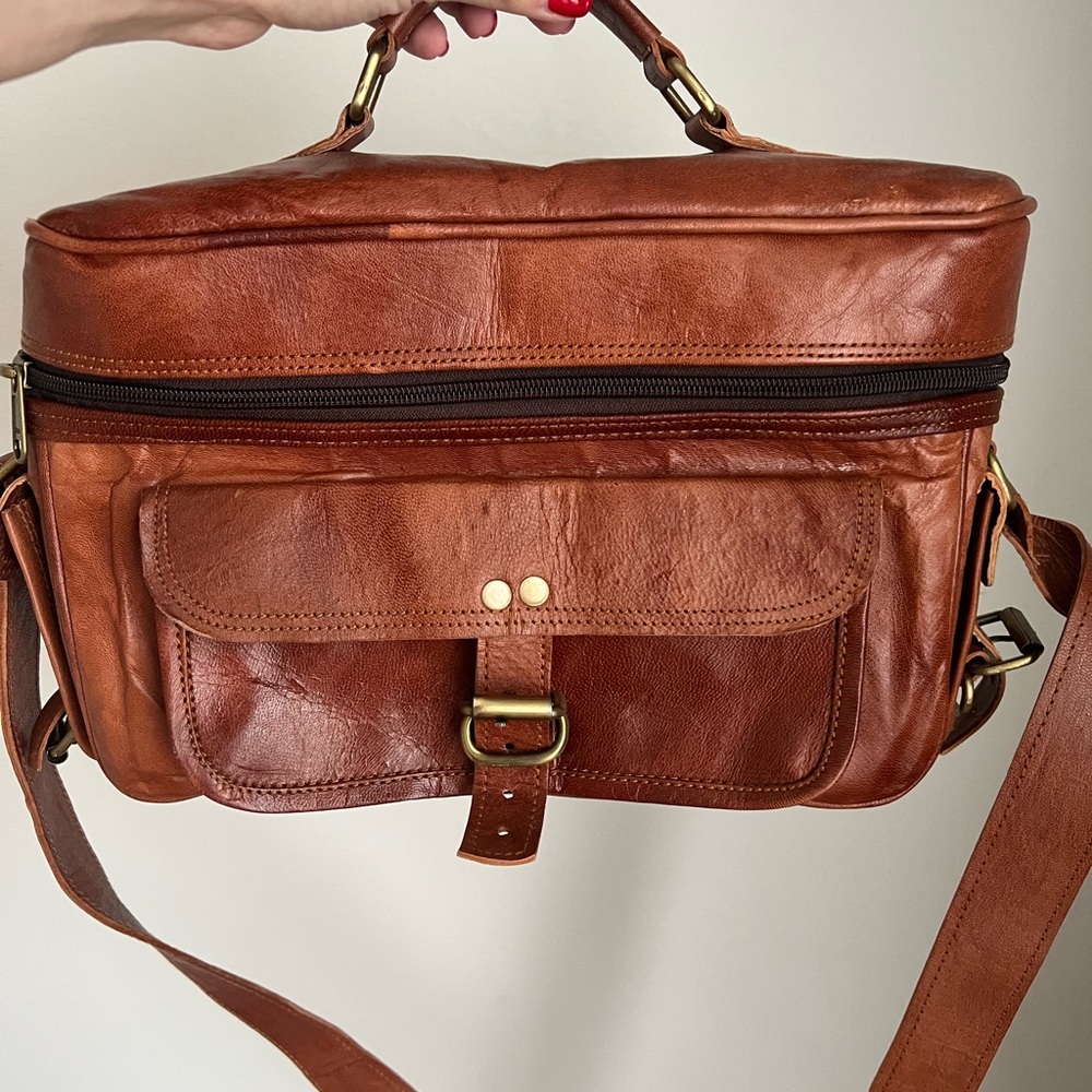 Vintage style leather camera bag